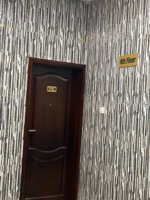 Appartement Spacious In A Modern High-security Building With Lift Access Includes Free Parking In Muyenga