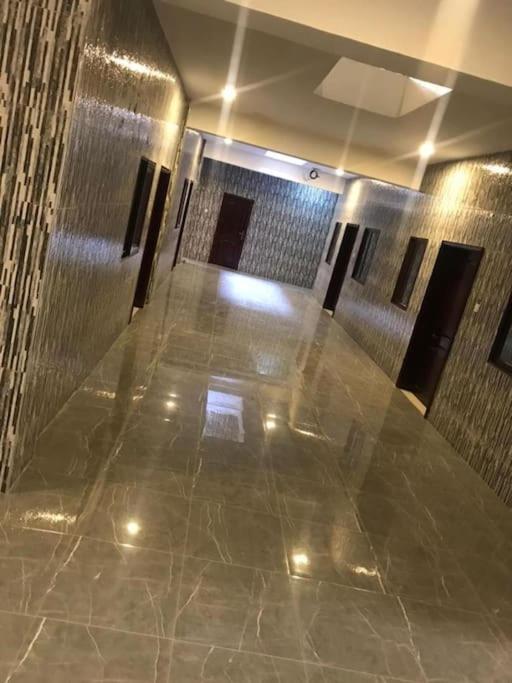 Spacious In A Modern High-security Building With Lift Access Includes Free Parking In Muyenga Apartamento